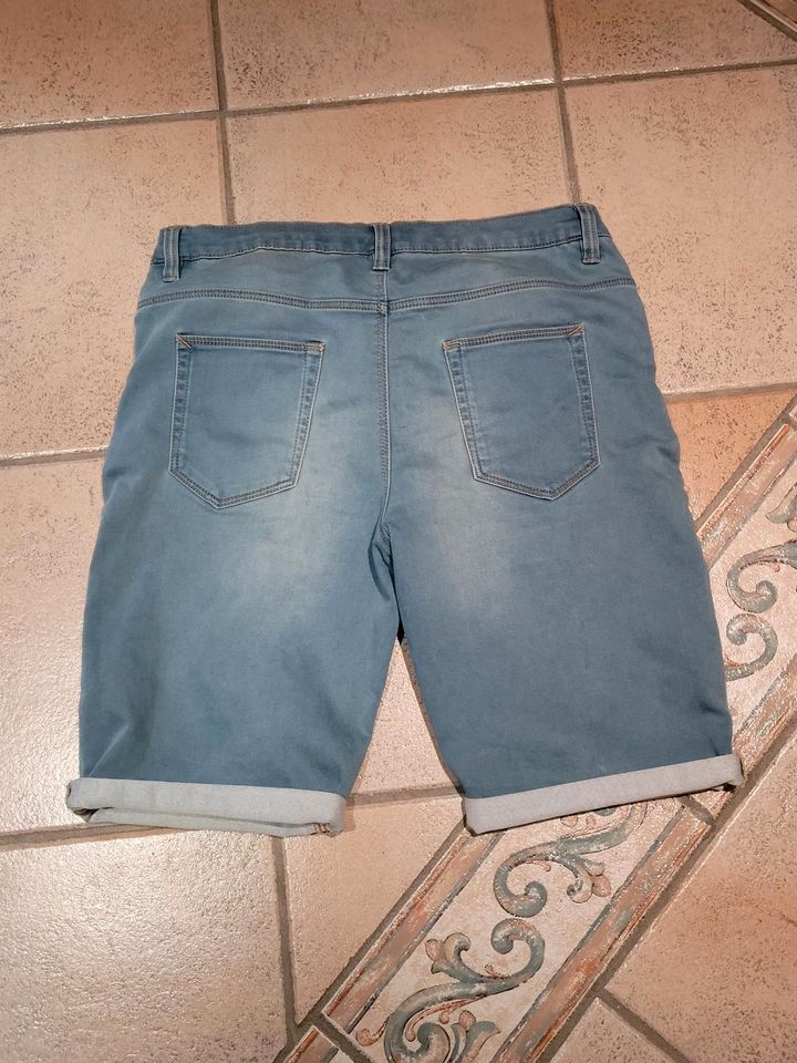 Tolle Shorts....jog denim....Gr. 170....Strech....wie Neu in Hohenroda