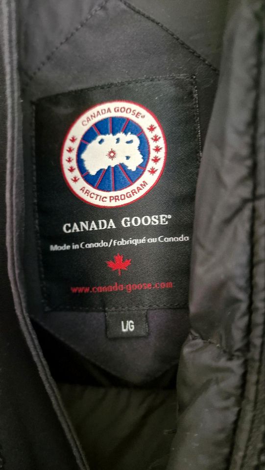 Canada Goose Jacke Winter kaum getragen in Hamburg