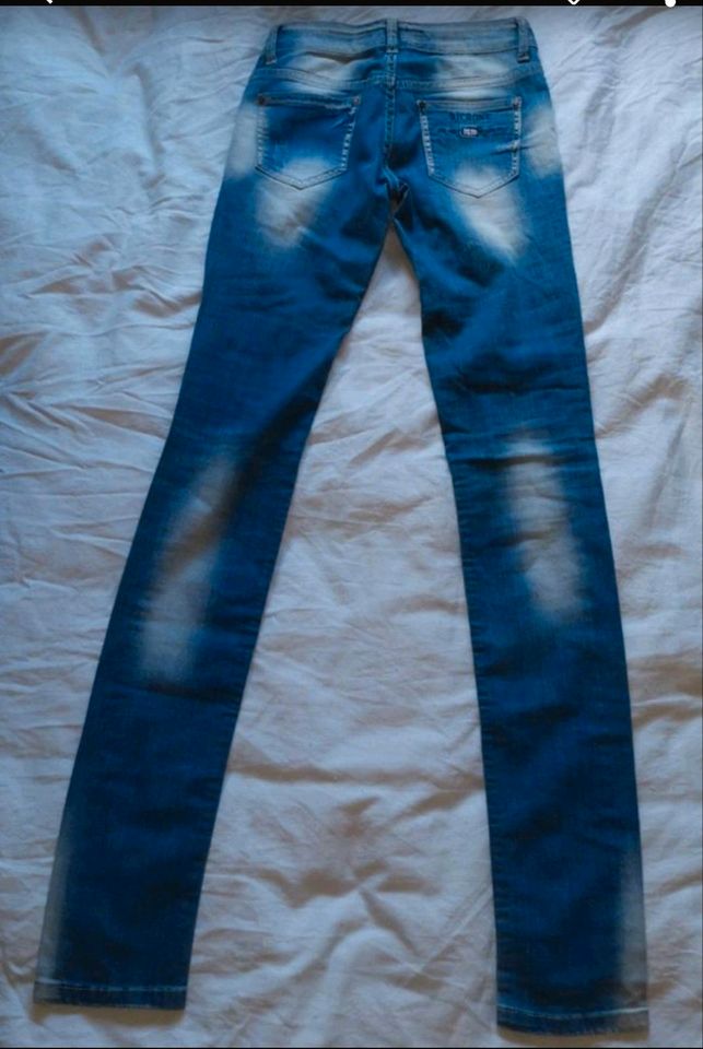 RICHONE Jeans slim fit W25 hellblau XXS 32 in Klausdorf