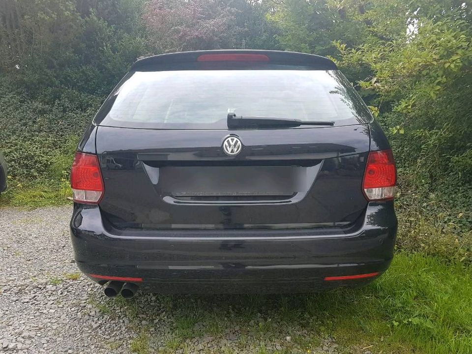 VW Golf VI Kombilimusine in Burgwald