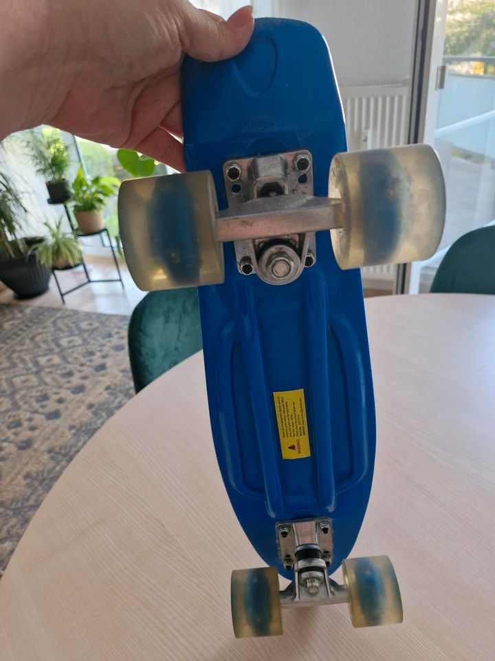 Pennyboard kleines Skateboard in Eppstein