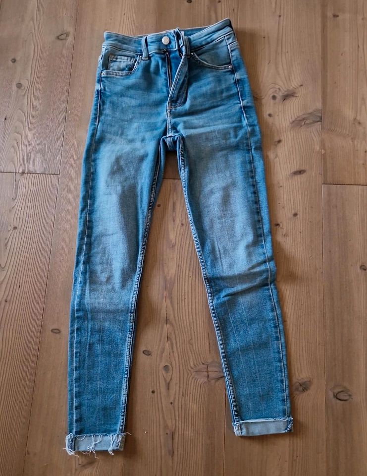 Jeans Gr. 34 Bershka in Türkheim