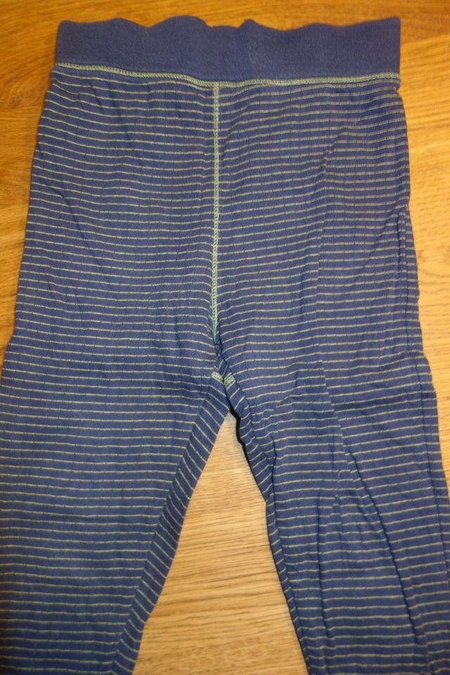 Hess-Natur Hose und Pullover blau mit grünen Streifen Gr. 98/104 in Bordesholm