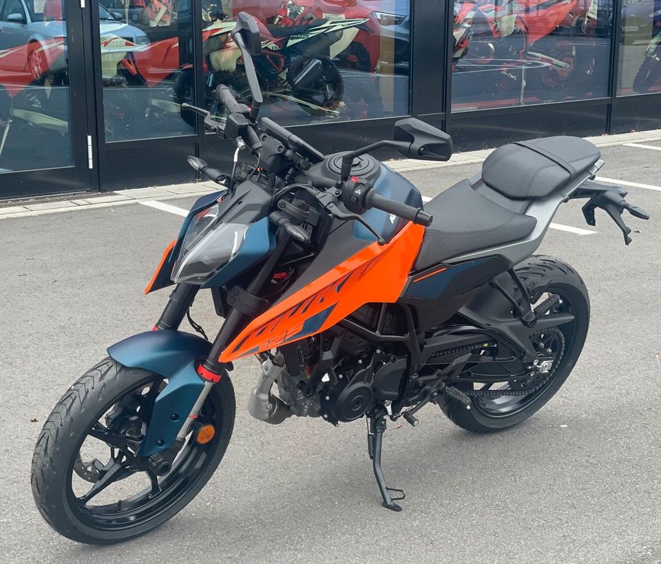 KTM Duke 125 ABS 2024 2,99 % Finanzierung in Bad Kreuznach