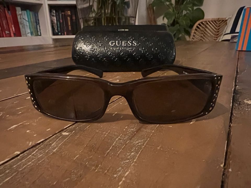 Guess Sonnenbrille in München