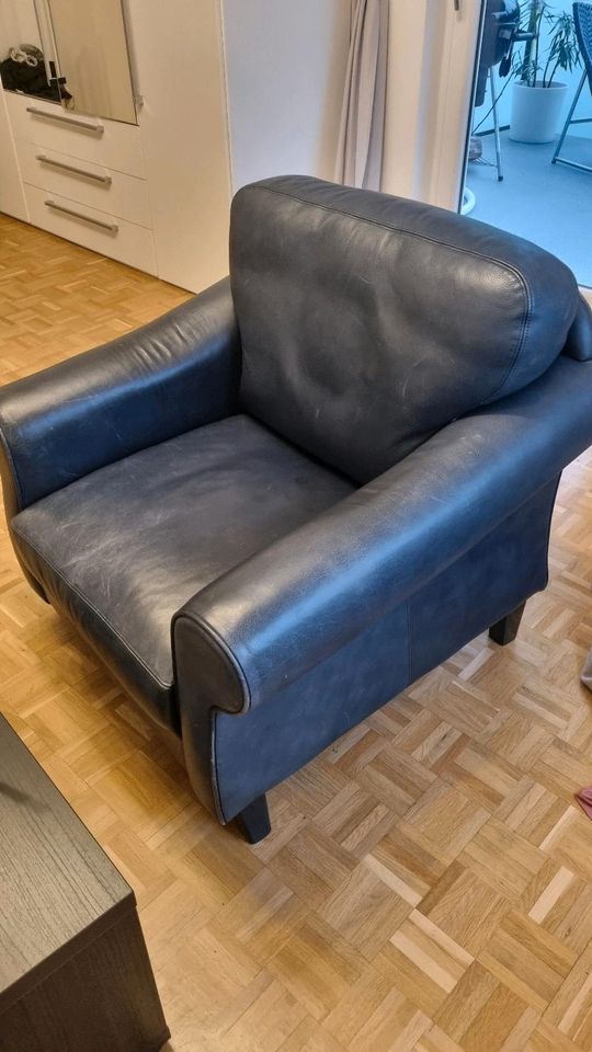 Ledersofa mit Sessel dunkelblau in Nürtingen