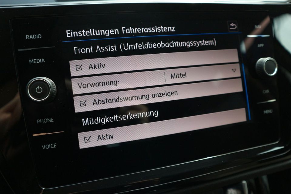 Volkswagen Touran Highline BMT *1.HD/DSG/NAVI/ACC/PDC/AHK* in Hiddenhausen