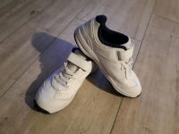 Sportschuhe Hallenschuhe Klettverschluss Gr.37 Neuwertig Sachsen-Anhalt - Niederndodeleben Vorschau