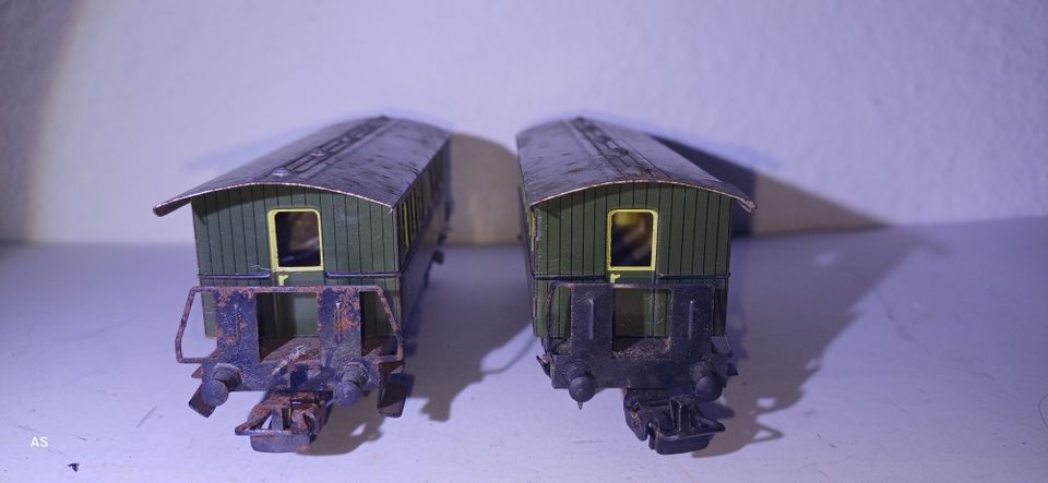 2x Märklin 4040 H0 Personenwagen 2. Klasse Donnerbüchse Blech grü in Ahlen