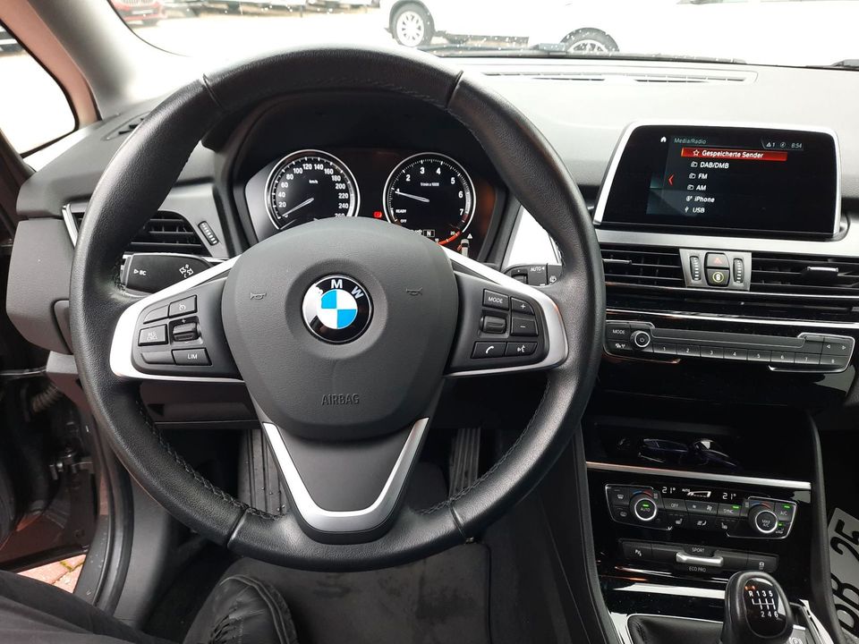 BMW 216i Gran Tourer Advantage LED Kamera Navi DAB in Neustadt a.d.Donau