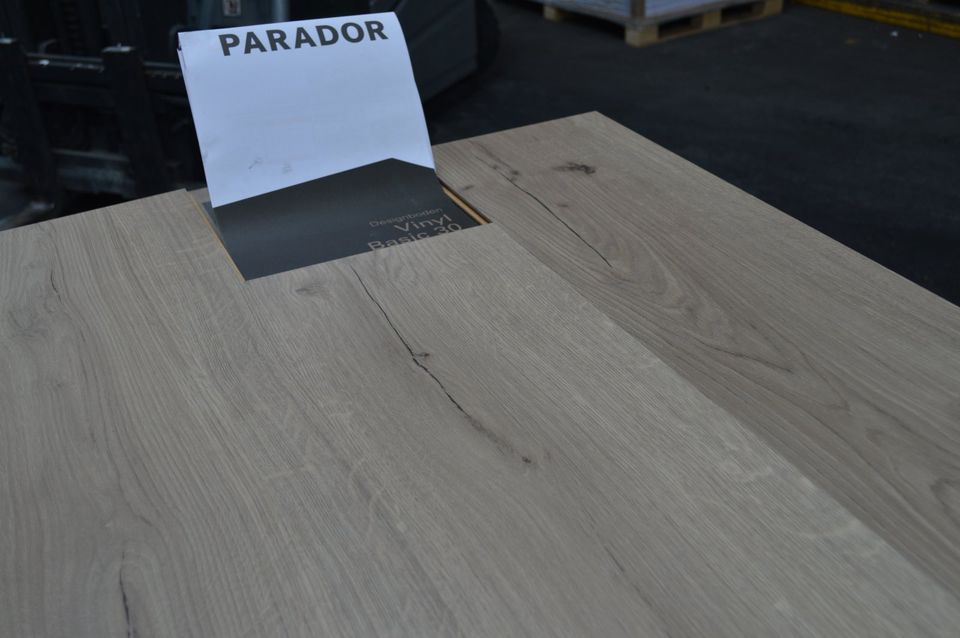 Parador Vinyl Klickvinyl 1207x216x9,4 mm Eiche Infinity grau in Ulm