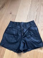 Schwarze Kunstleder-Shorts von New Look Bayern - Vogtareuth Vorschau