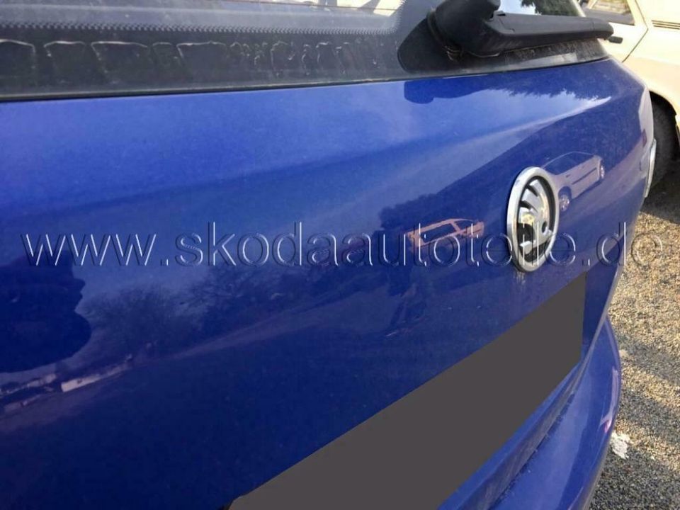 SKODA Logo Emblem CHROM/SCHWARZ - original - FABIA,OCTAVIA /45€* in Würzburg