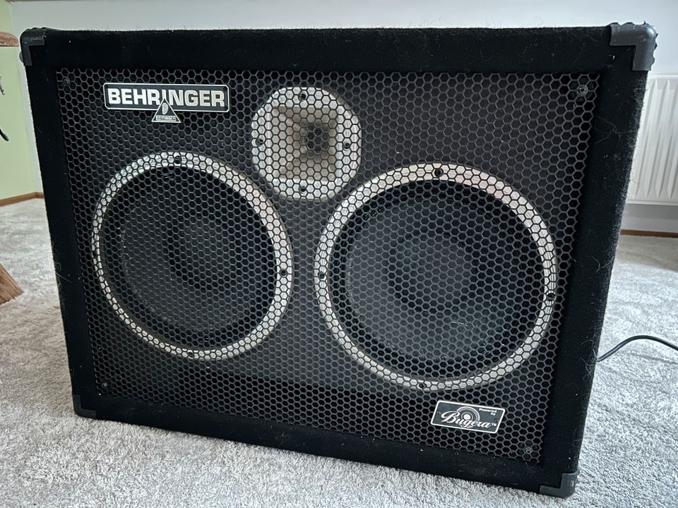 Behringer Bass Box 2x10" in Bockhorn