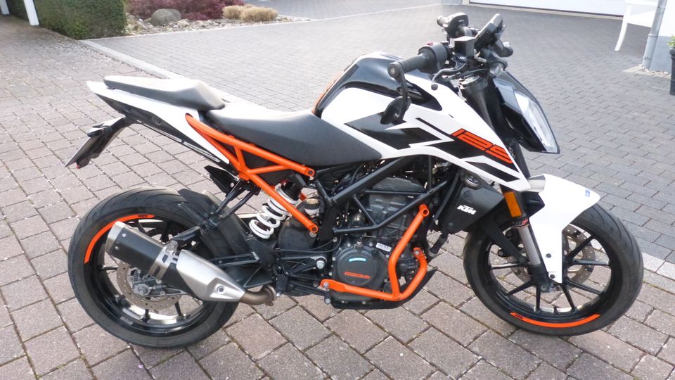 KTM Duke 125 in Limburg