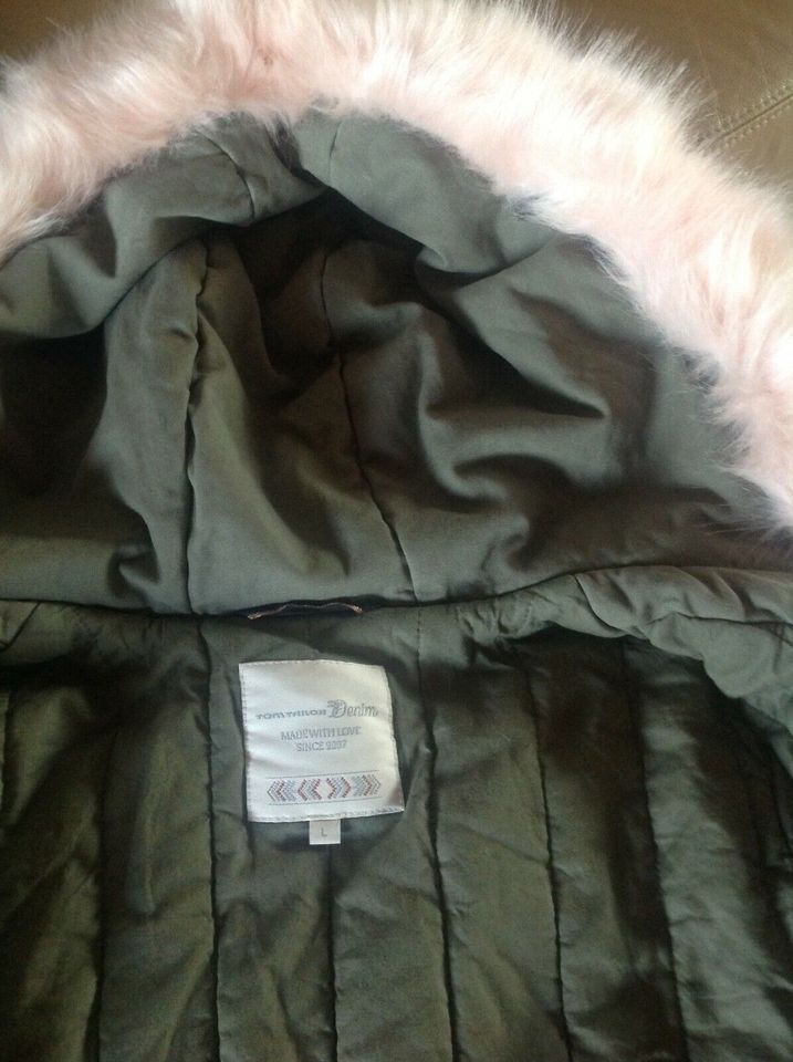 Winterjacke mit Kapuze Gr.L olivgrün Fabr. Tom Tailor NEU in Merzig