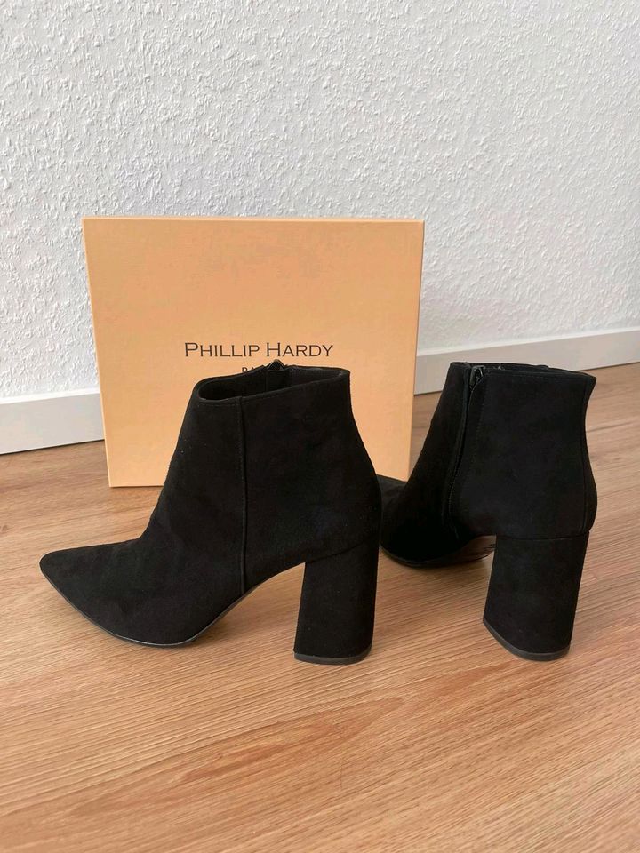 Phillip Hardy Stiefeletten schwarz Größe 39 (fallen kleiner aus) in Düsseldorf