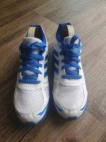 Adidas Hallenschuhe/Sneakers/ Sportschuhe Gr.  38 2/3 Bayern - Langerringen Vorschau