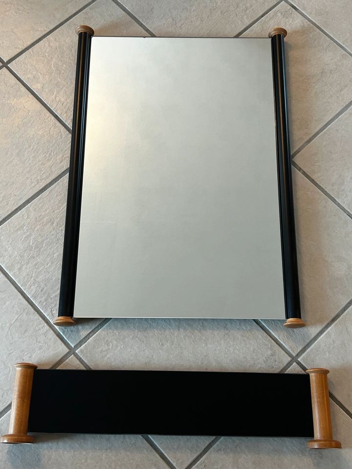 Badezimmerspiegel mit passender Ablagefläche in Rüthen