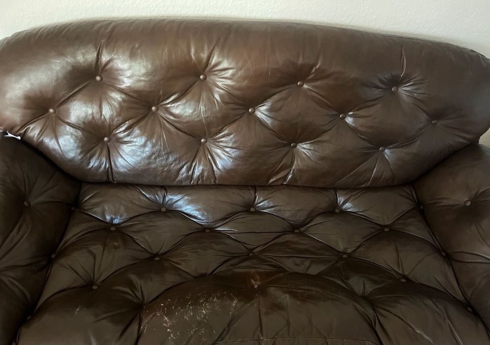 Vintage Leder Sofa/Couch Chesterfield Art in Esslingen