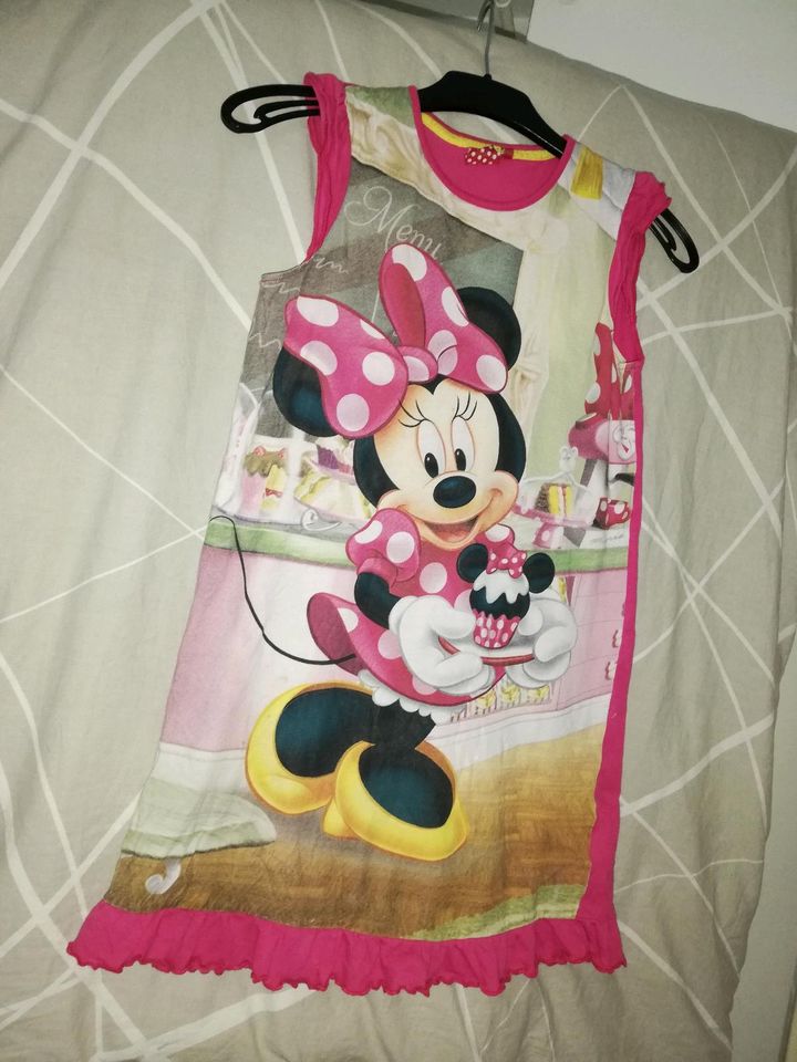 Süßes " Minnie Mouse " Nachthemd Gr. 140 in Aschaffenburg