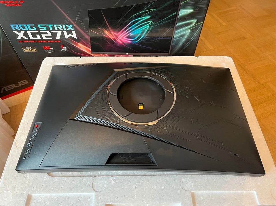 2x ASUS ROG STRIX XG27WQ Curved-WQHD 27Zoll in München