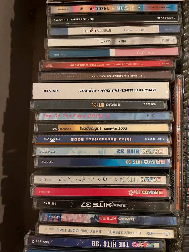 CD Sammlung Alben & Singles 2000er 90er Bravo Hits etc in Hamburg