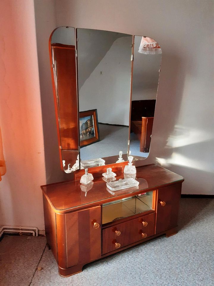 *Schöne Echtholz-Möbel* Schlafzimmer Serie in Ilmenau