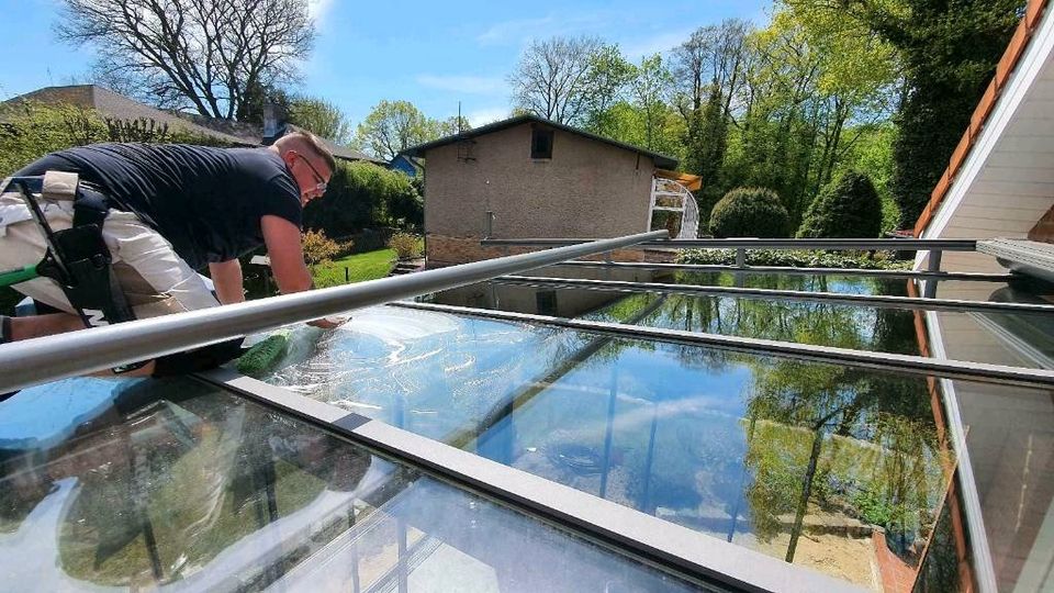 Glasreiniger Fensterputzer spezialisiert auf private Haushalte! in Berlin