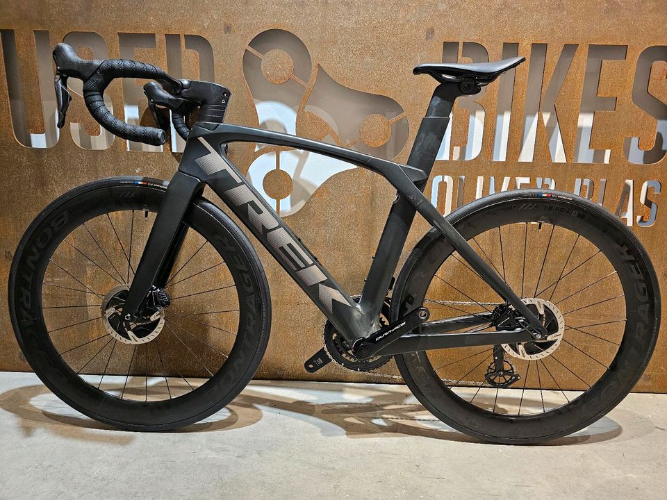 TREK MADONE SLR 9 / DURA ACE DI2 / POWERMETER / RENNRAD / 54CM in Raubling