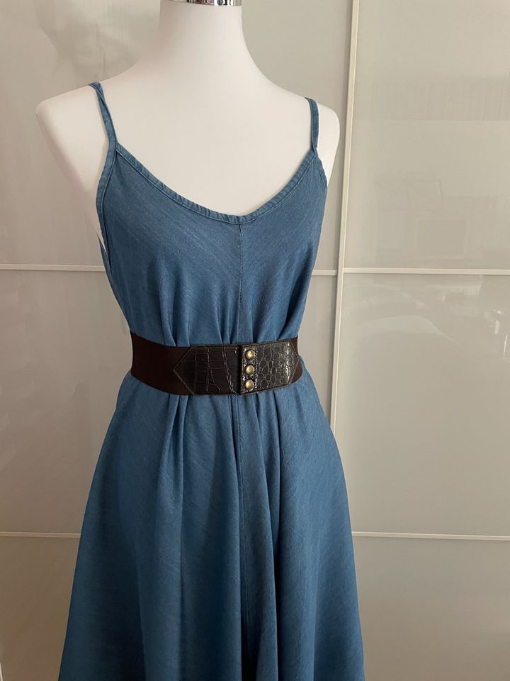 " Jeanskleid "  Kleid " Hängerchen " blau distroit in Kempen