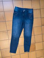 Damen Jeanshose Janina in Größe 42 mit  Glitzersteinchen Hessen - Staufenberg Vorschau