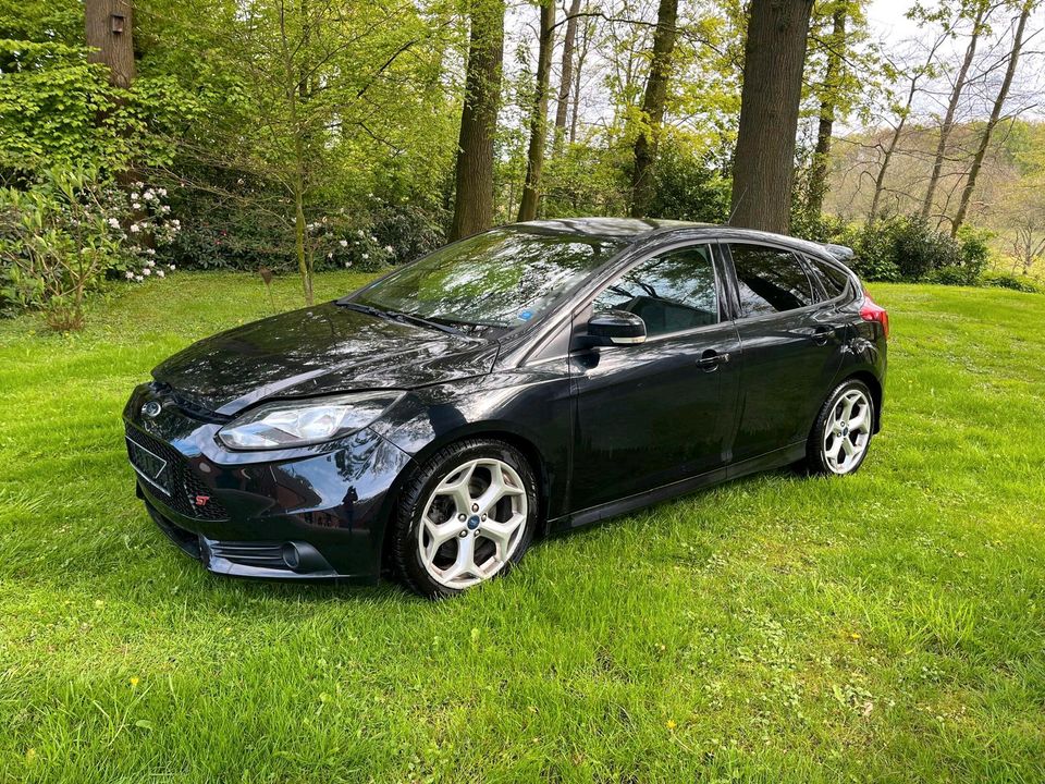 Ford Focus ST   250PS in Stadtlohn