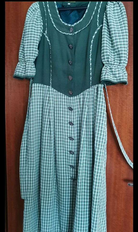 Dirndl aus Österreich, Gr. 38 in Ehringshausen