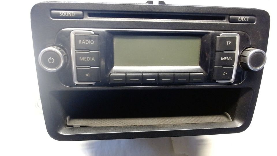 VW Golf V Autoradio Cd-player Radio 1K0035156A in Bottrop