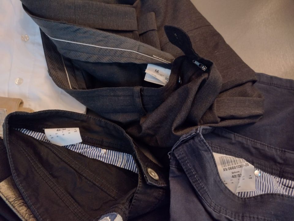 Bekleidungspaket Herren 5 Hemden 4, 5 Hosen 42/32 bzw 54 56 in Rostock