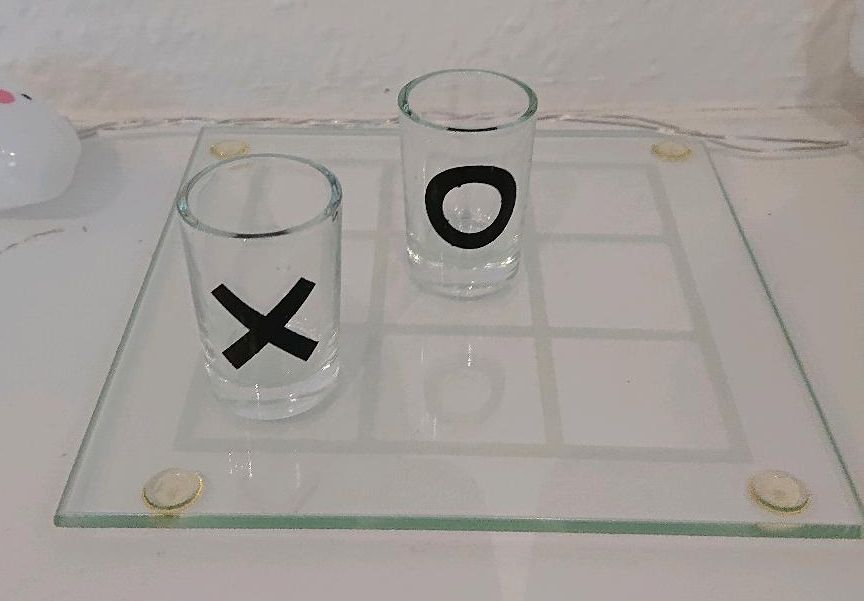 Trinkspiel Tic Tac Toe (Shotgläser) in Heidenheim an der Brenz