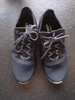 Asics Schuhe Nordrhein-Westfalen - Remscheid Vorschau