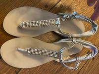 Primark Zehentrenner / Flip Flop Gr. 39, Gold Nordrhein-Westfalen - Hilden Vorschau