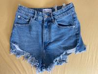 ZARA Shorts Jeansshorts (Größe 34) Baden-Württemberg - Sontheim Vorschau