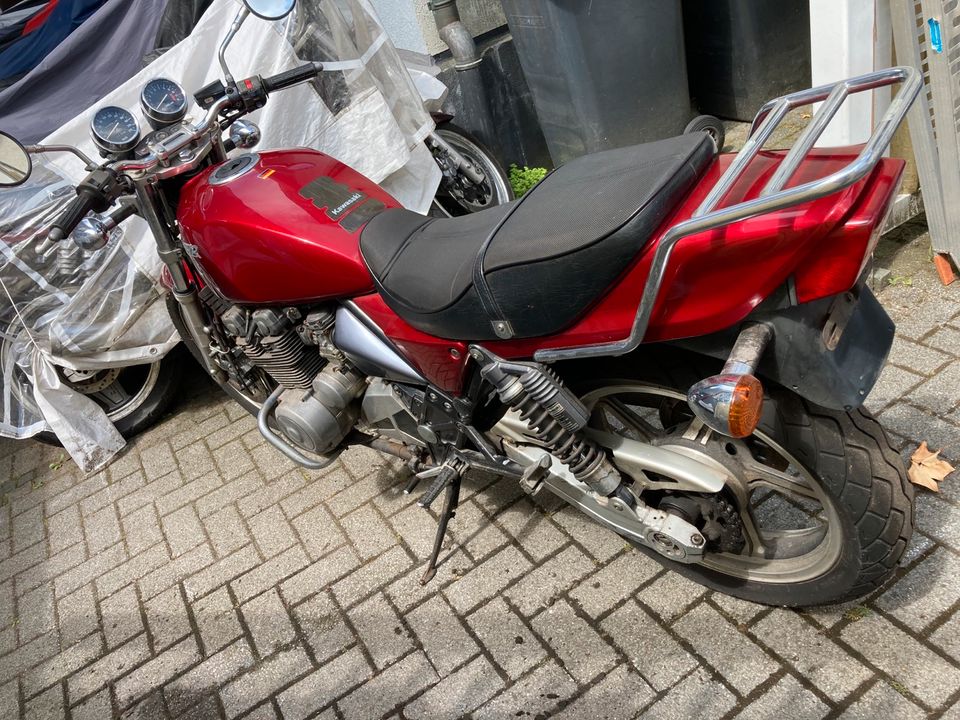 Kawasaki Zephyr 550 aus 03-1991 mit 40000 Kilometern Laufleistung in Bochum