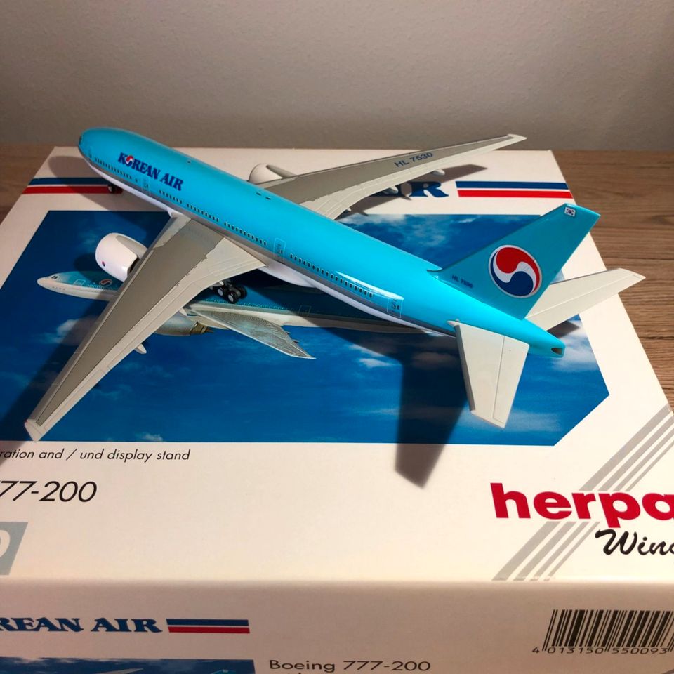 Herpa 550093 HL7530 Boeing 777-200 Korean Air 1:200