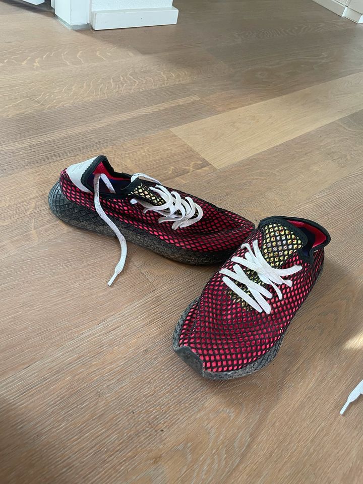 Adidas Schuhe Mann in Montabaur