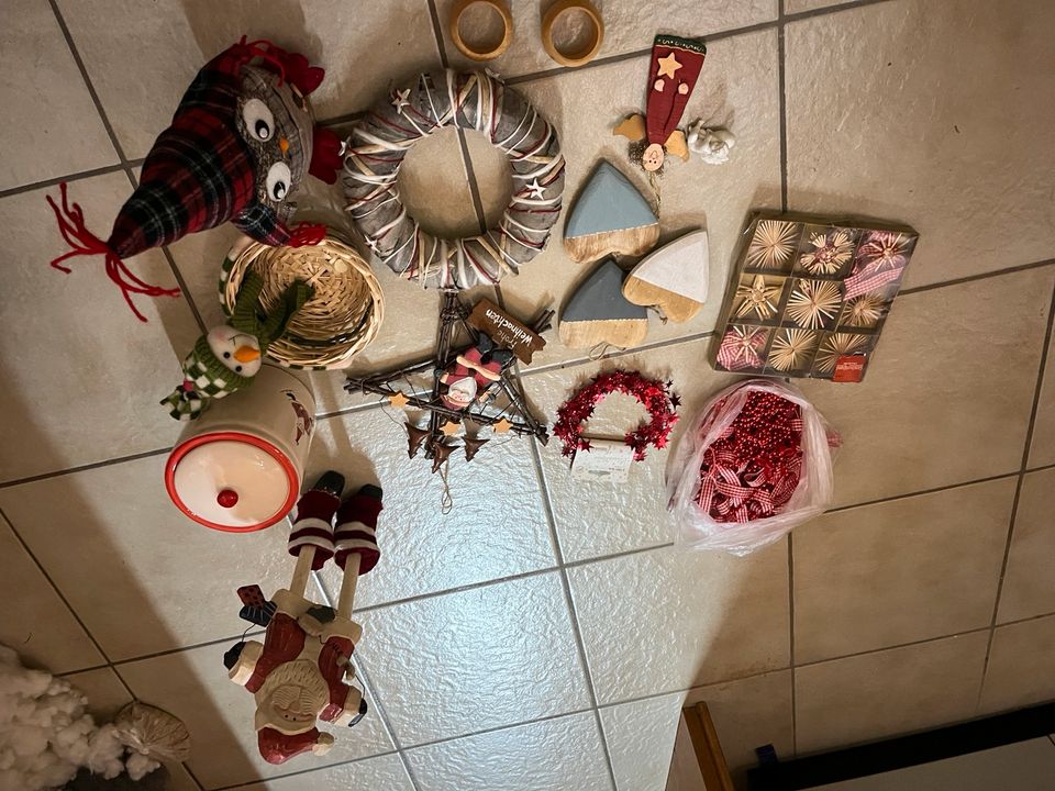 Christbaumschmuck + Dekoartikel in Schmelz