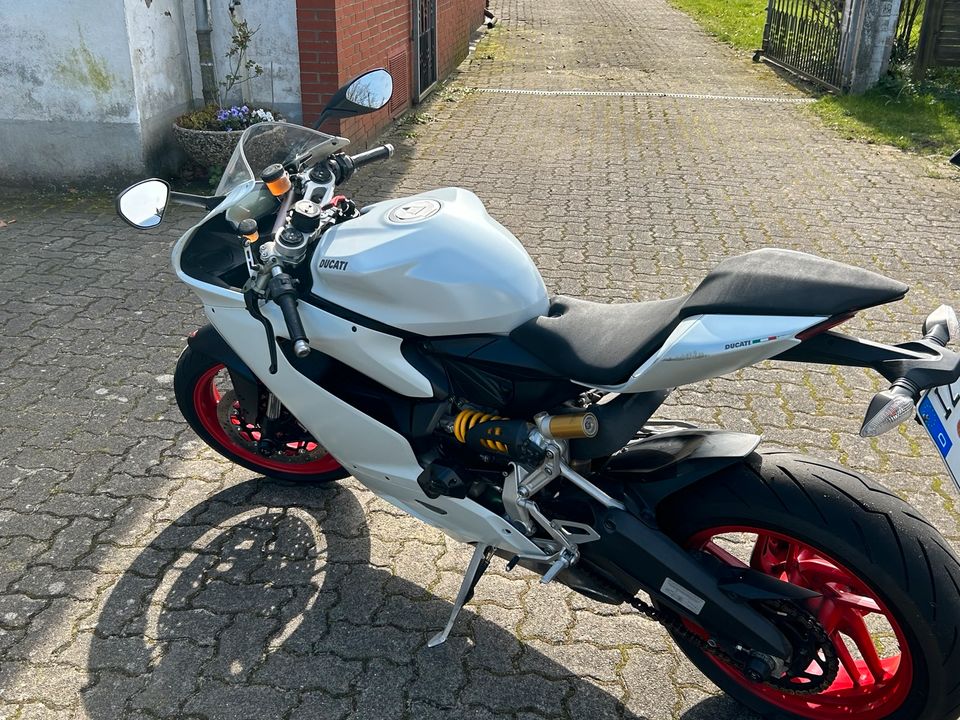 Ducati Panigale 899 in Brokstedt