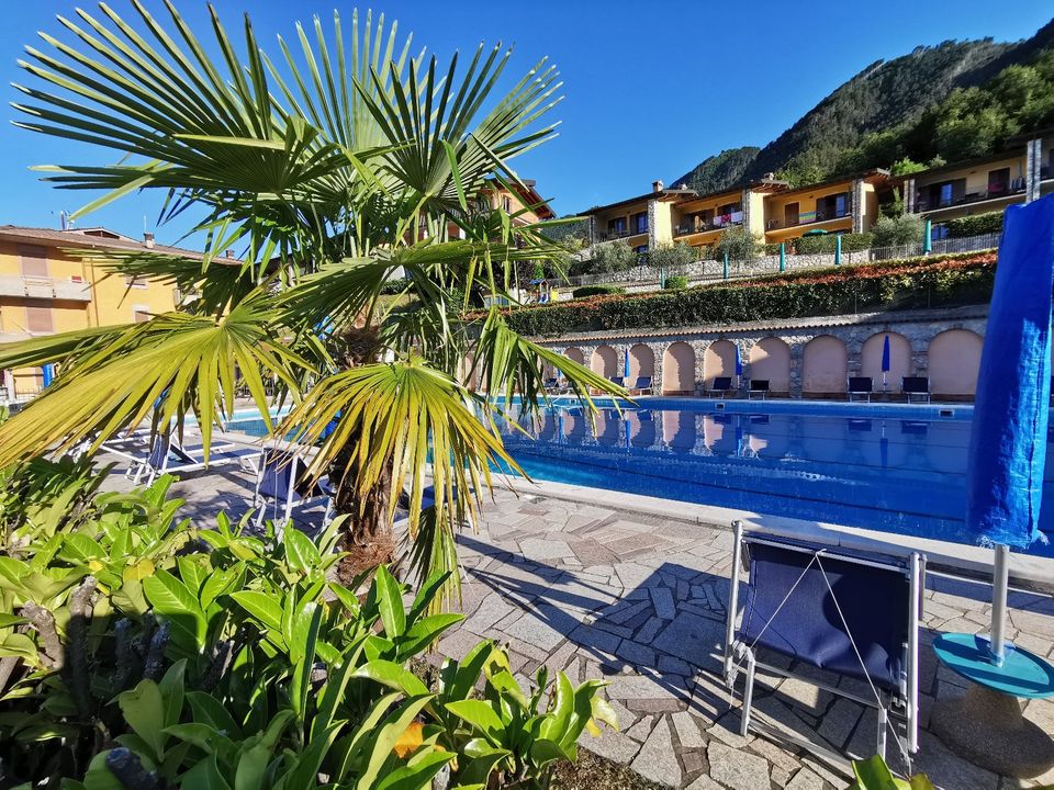 Gardasee schöne Ferienwohnung mit Pool in Kaufbeuren