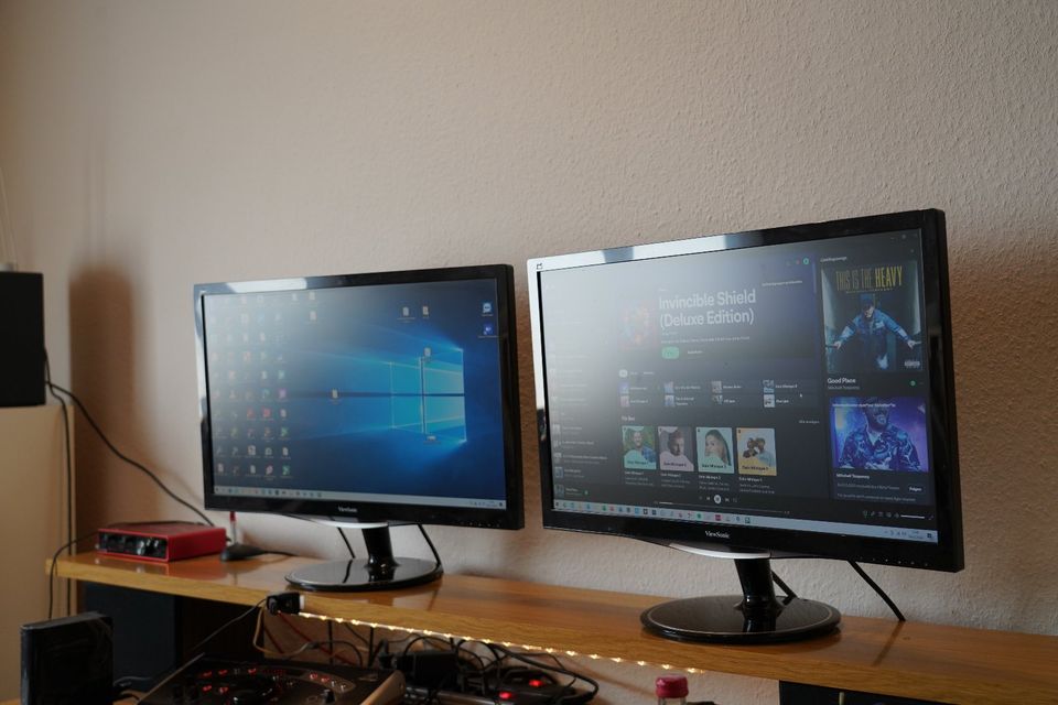 2 Monitore/Computerbildschirme ViewSonic VX2757 mhd 27" in Grebin