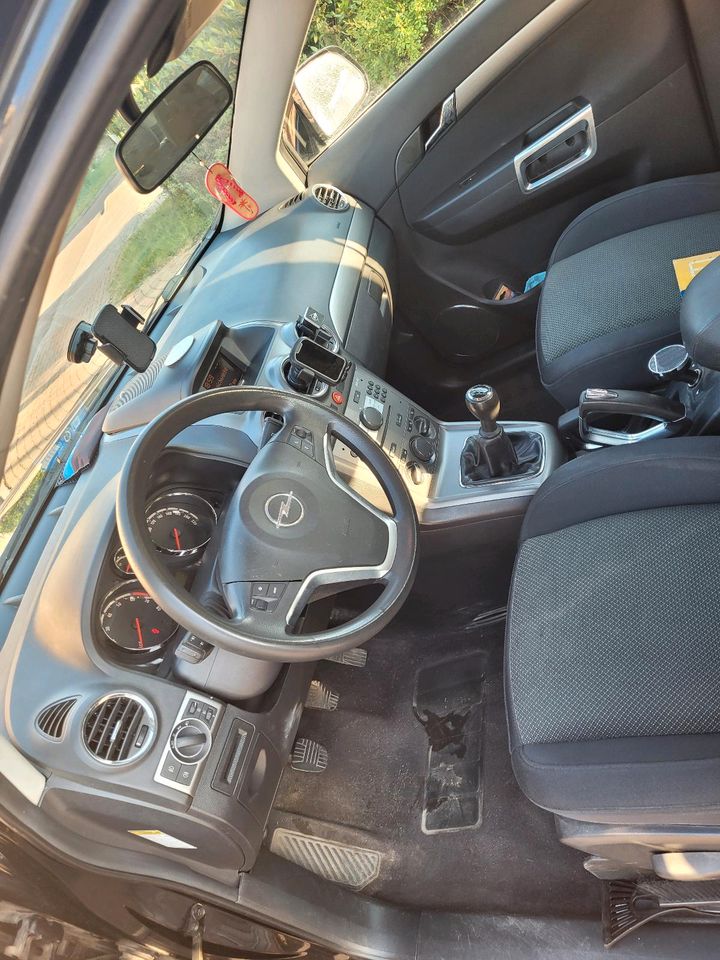 Opel Antara 2.4 4x4 Rentner Fahrzeug in Plötzkau