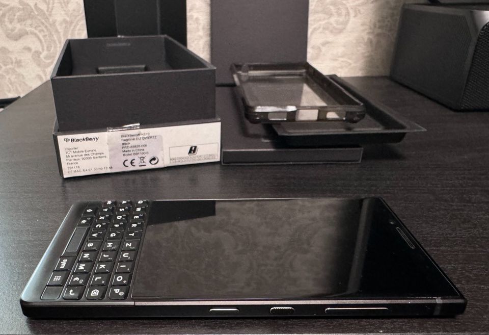 BlackBerry Key2 128GB, 6GB Dual-Sim schwarz Qwertz - Top Zustand in Prötzel