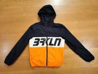 H&M dünne Jacke Jungen blau orange Gr. 170 Nordrhein-Westfalen - Attendorn Vorschau